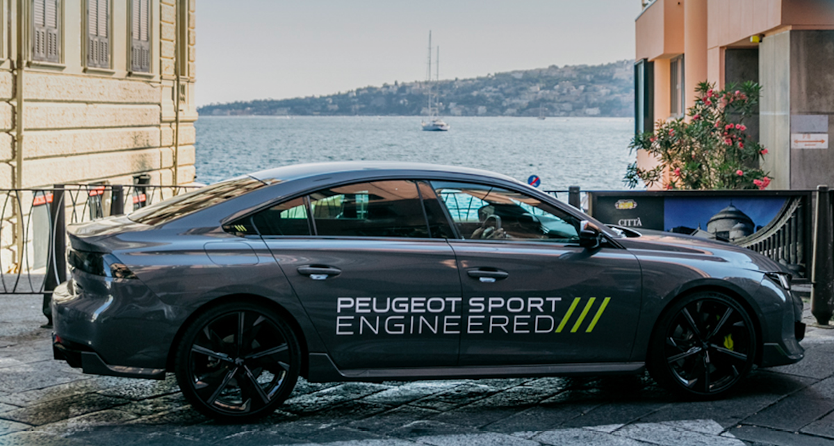 Successo per il primo Peugeot Electric Experience,