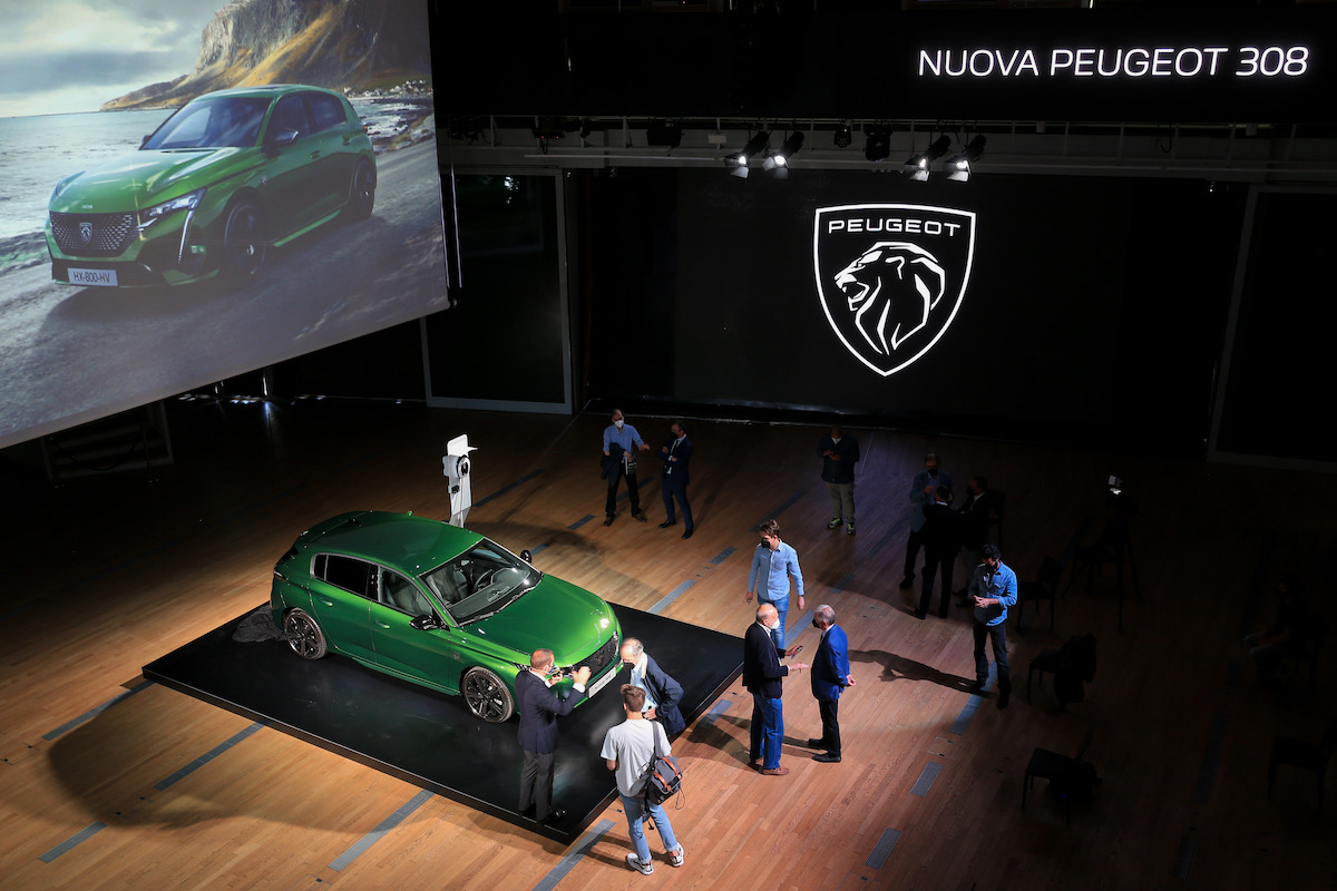 Successo per il primo Peugeot Electric Experience,