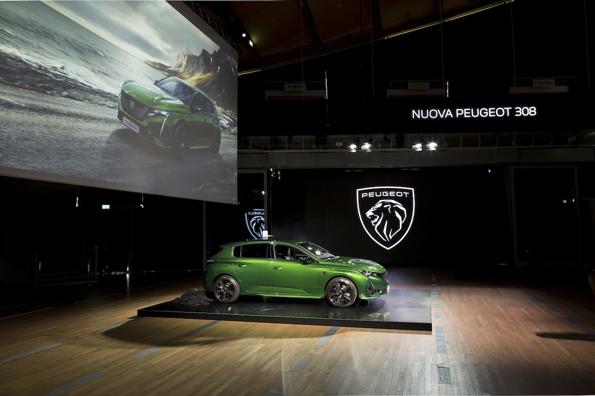 Successo per il primo Peugeot Electric Experience,