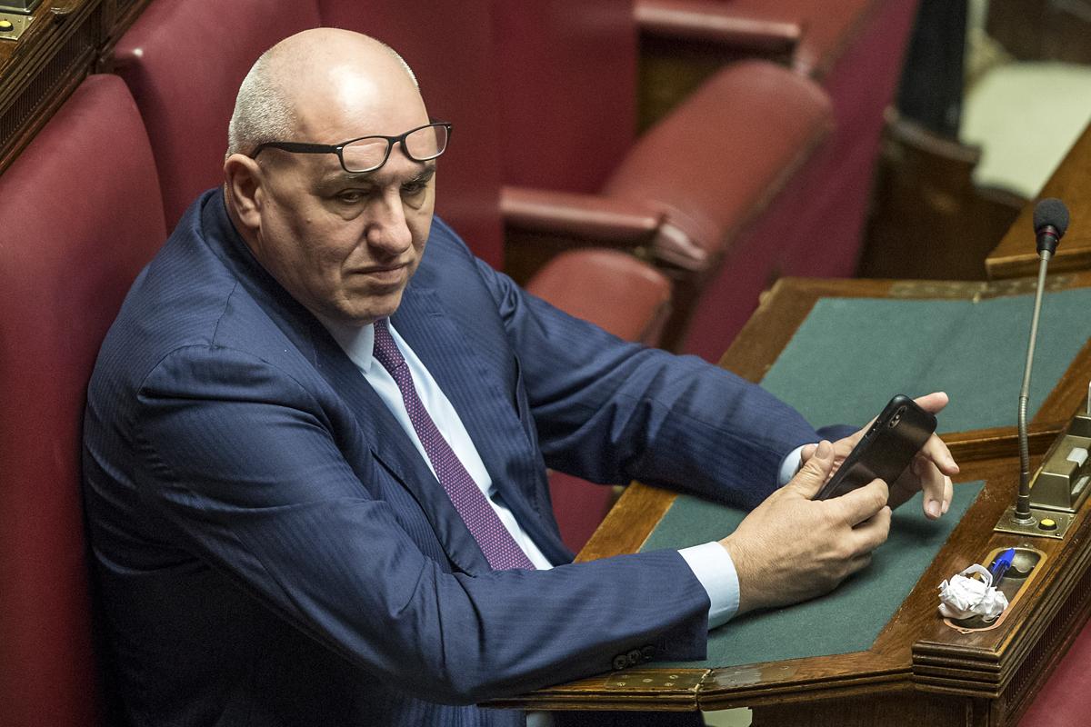 Crosetto: “2 dosi Pfizer e ho preso Delta, se faccio domande mi dicono No Vax” Crosetto: “2 dosi Pfizer e ho preso Delta, se faccio domande mi dicono No Vax”