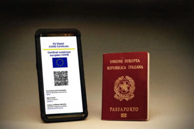 Green Pass, i gestori delle attività devono verificare i certificati con app