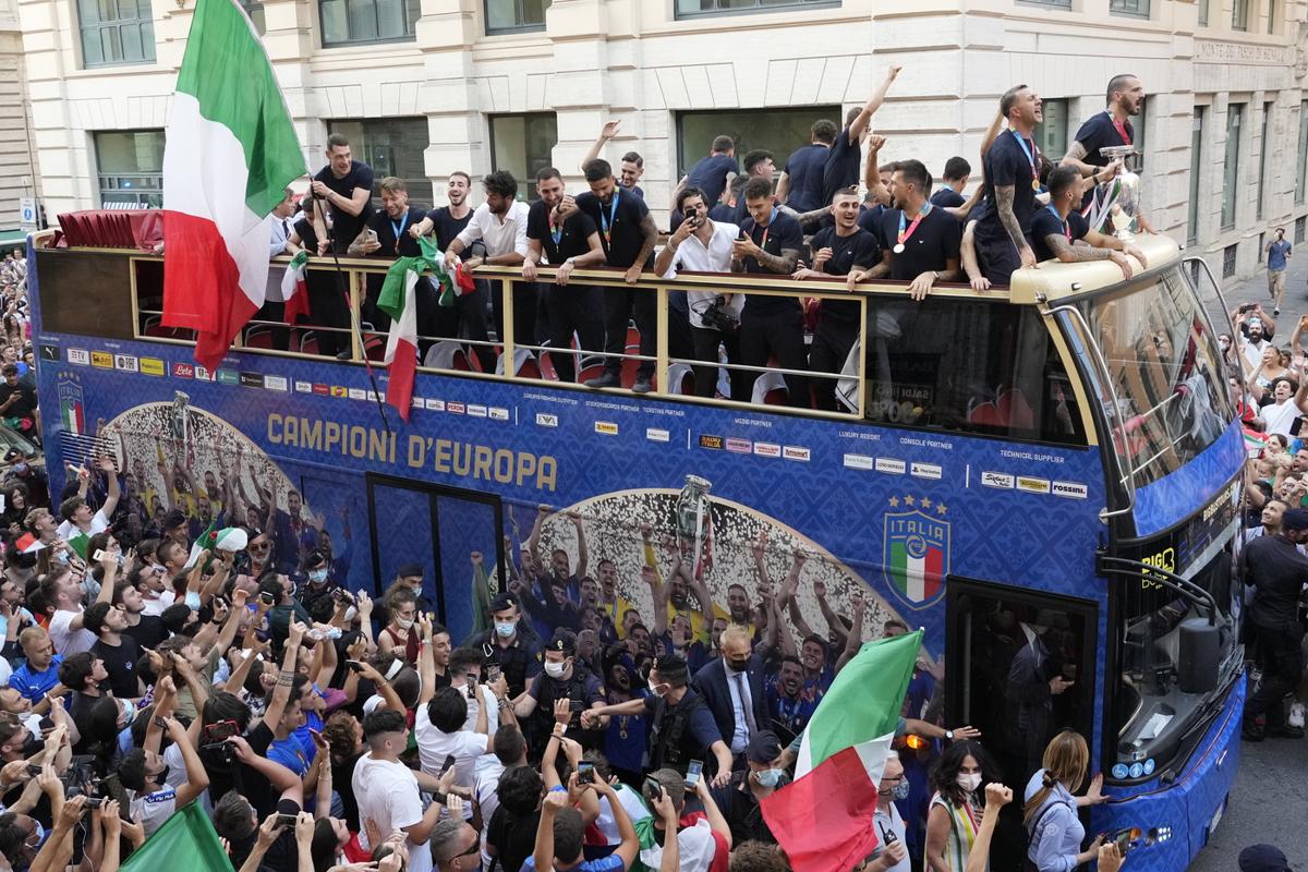 Sì, belle le Olimpiadi e gli Europei ma gli italiani hanno l’acqua alla gola Sì, belle le Olimpiadi e gli Europei ma gli italiani hanno l’acqua alla gola