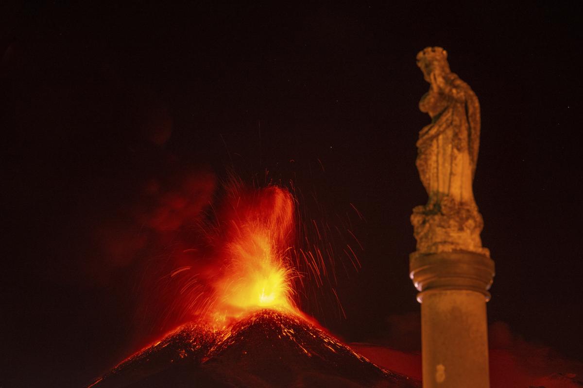 Etna, eruzione spettacolare: guarda le foto Etna, eruzione spettacolare: guarda le foto