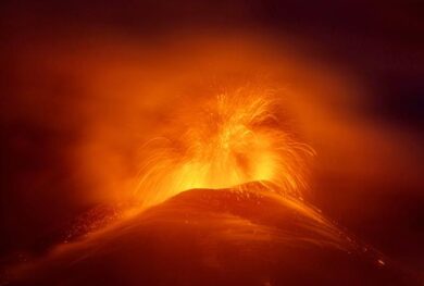 Etna, eruzione spettacolare: guarda le foto