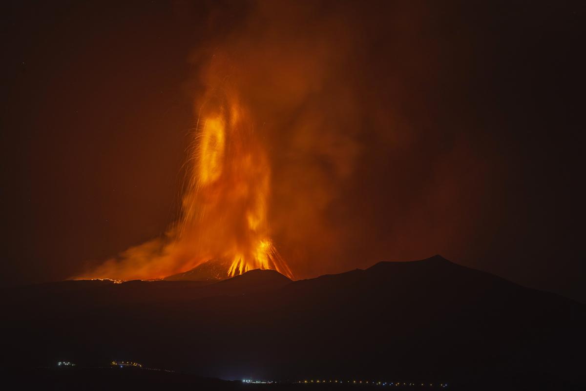 Etna, eruzione spettacolare: guarda le foto Etna, eruzione spettacolare: guarda le foto