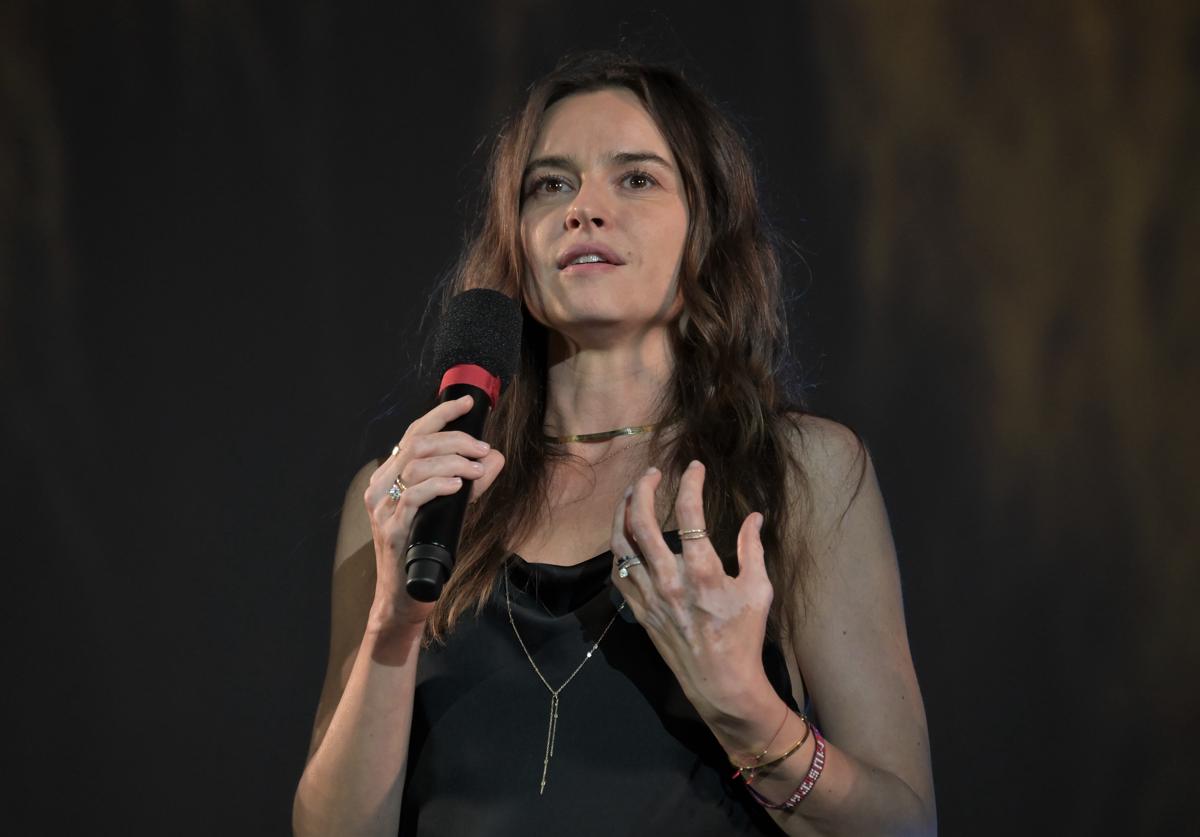 Kasia Smutniak riceve il premio Leopard Club Award in Piazza Grande a Locarno