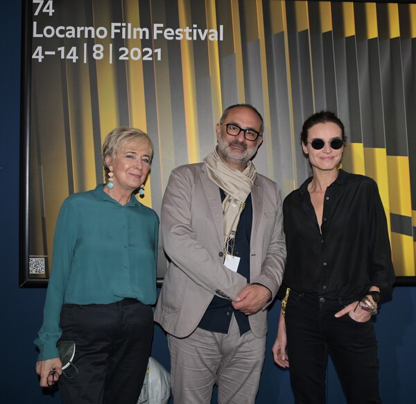 Kasia Smutniak riceve il premio Leopard Club Award in Piazza Grande a Locarno
