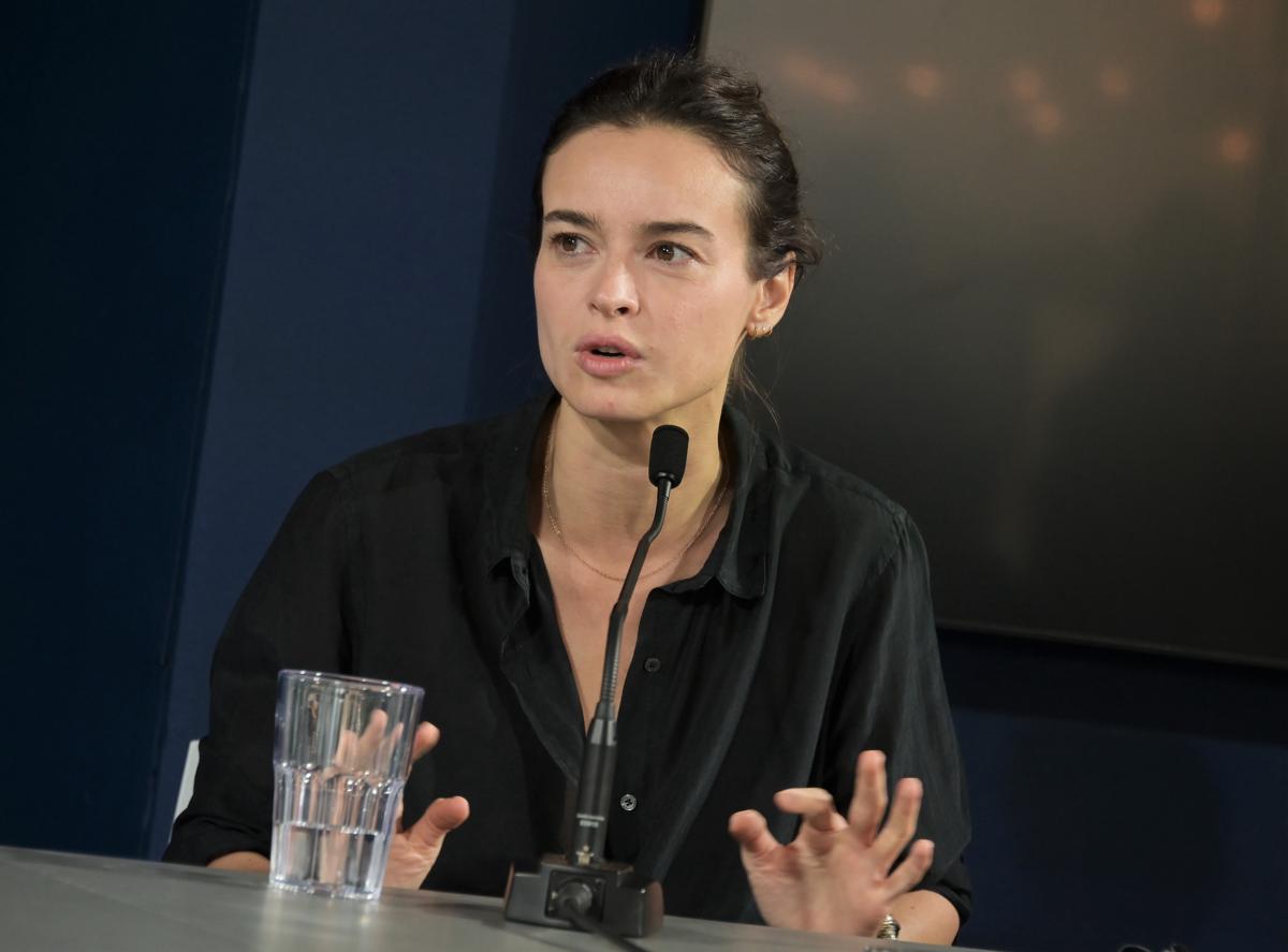 Kasia Smutniak riceve il premio Leopard Club Award in Piazza Grande a Locarno