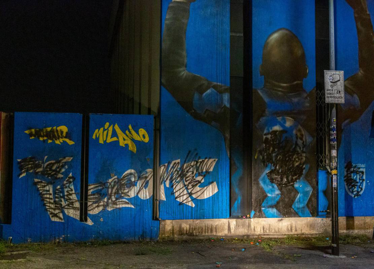 Inter, Lukaku già dimenticato dai tifosi. Cancellato il murale a lui dedicato Inter, Lukaku già dimenticato dai tifosi. Cancellato il murale a lui dedicato