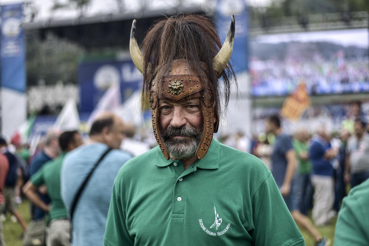 Pontida, raduno cancellato: la Lega teme la base anti-Draghi Pontida, raduno cancellato: la Lega teme la base anti-Draghi