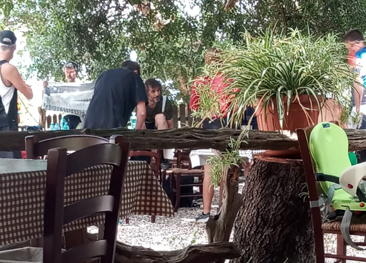 “La Zanzara” Cruciani all’avventura: vacanze in bici in giro per la Sardegna “La Zanzara” Cruciani all’avventura: vacanze in bici in giro per la Sardegna
