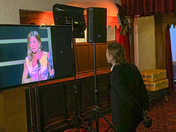 Jennifer Aniston e David Schwimmer, Rachel e Ross di Friends, stanno insieme Jennifer Aniston e David Schwimmer, Rachel e Ross di Friends, stanno insieme