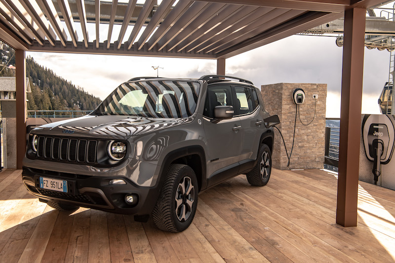Renegade 4xe: anche l’evoluzione plug-in è il successo del made in Italy