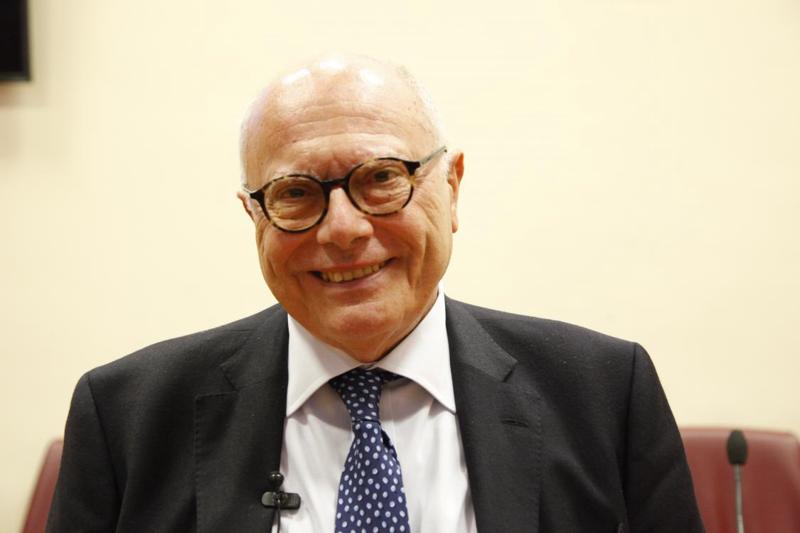 Galli: “Green Pass anche sui mezzi pubblici. Il virus continua a circolare” Galli: “Green Pass anche sui mezzi pubblici. Il virus continua a circolare”