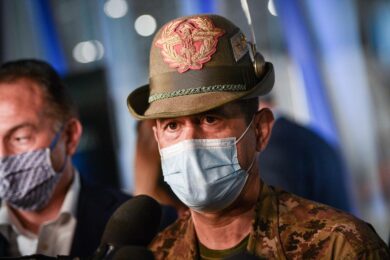 Covid, Figliuolo: “Vaccinato con doppia dose il 65% degli over 12”