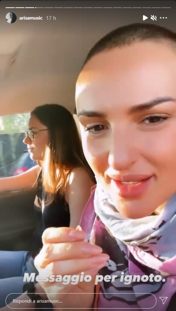 Arisa capelli corti, perché? “Ho una malattia”, annuncio su Instagram Arisa capelli corti, perché? “Ho una malattia”, annuncio su Instagram