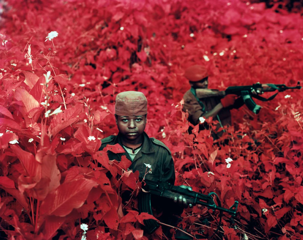 Richard Mosse: fotografo di migrazioni, conflitti e cambiamento climatico