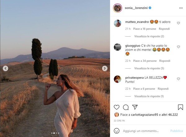 Sonia Lorenzini e le trasparenze mostra il décolleté, i follower si scatenano Sonia Lorenzini e le trasparenze mostra il décolleté, i follower si scatenano