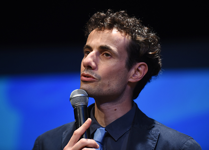 Ius soli, deputati M5s avvertono Conte: “No passi indietro sulla cittadinanza” Ius soli, deputati M5s avvertono Conte: “No passi indietro sulla cittadinanza”