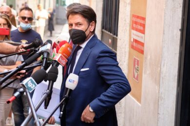 M5S, Conte pronto a cavalcare le piazze anti Green Pass