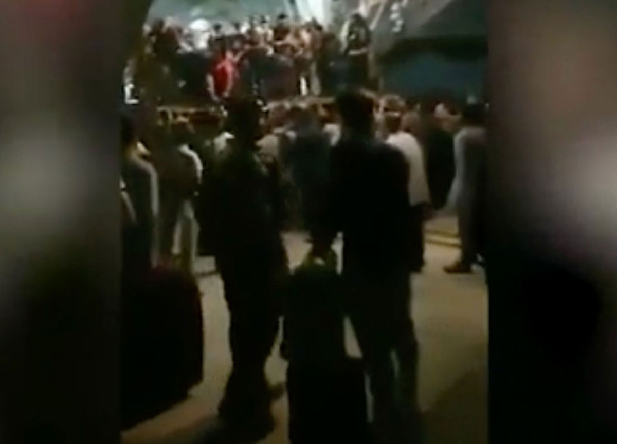 Afghanistan, aerei presi d’assalto all’aeroporto di Kabul. Cinque morti