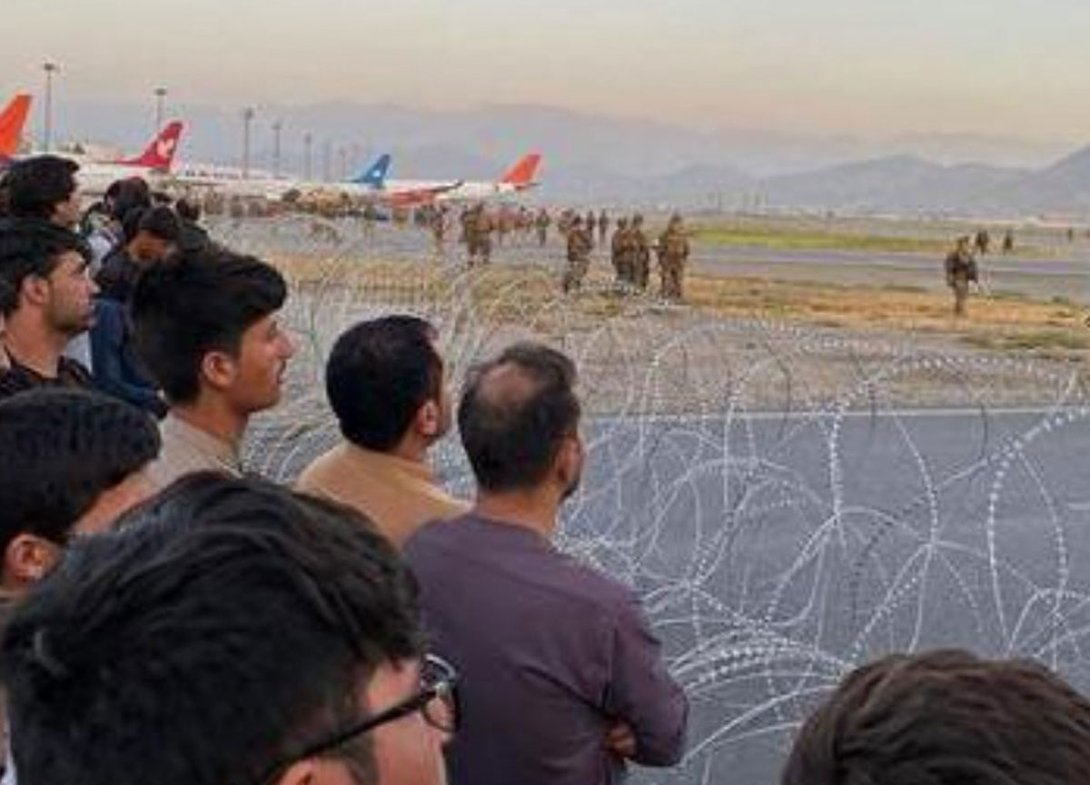 Afghanistan, aerei presi d’assalto all’aeroporto di Kabul. Cinque morti