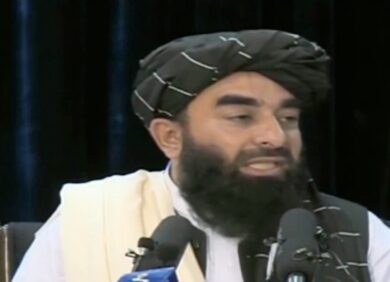 Afghanistan, i talebani: tuteleremo i diritti delle donne sotto la Sharia