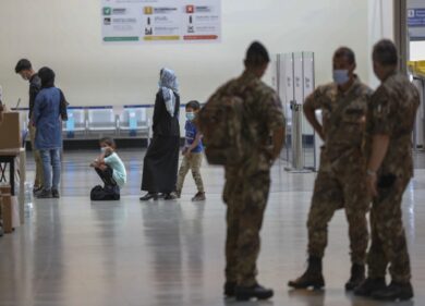 Afghanistan, atterrato a Fiumicino volo con 85 persone a bordo