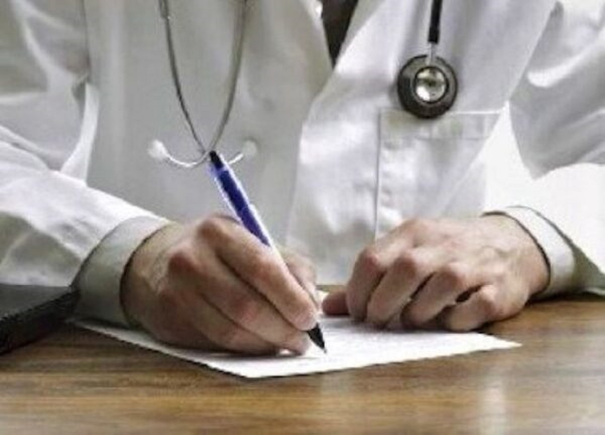 Vaccini, minacce ai medici dai no vax. Lista infinita di esami per l’esenzione Vaccini, minacce ai medici dai no vax. Lista infinita di esami per l’esenzione