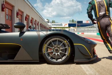 Dallara stradale EXP gommata Pirelli P Zero slik alla conquista del Mugello