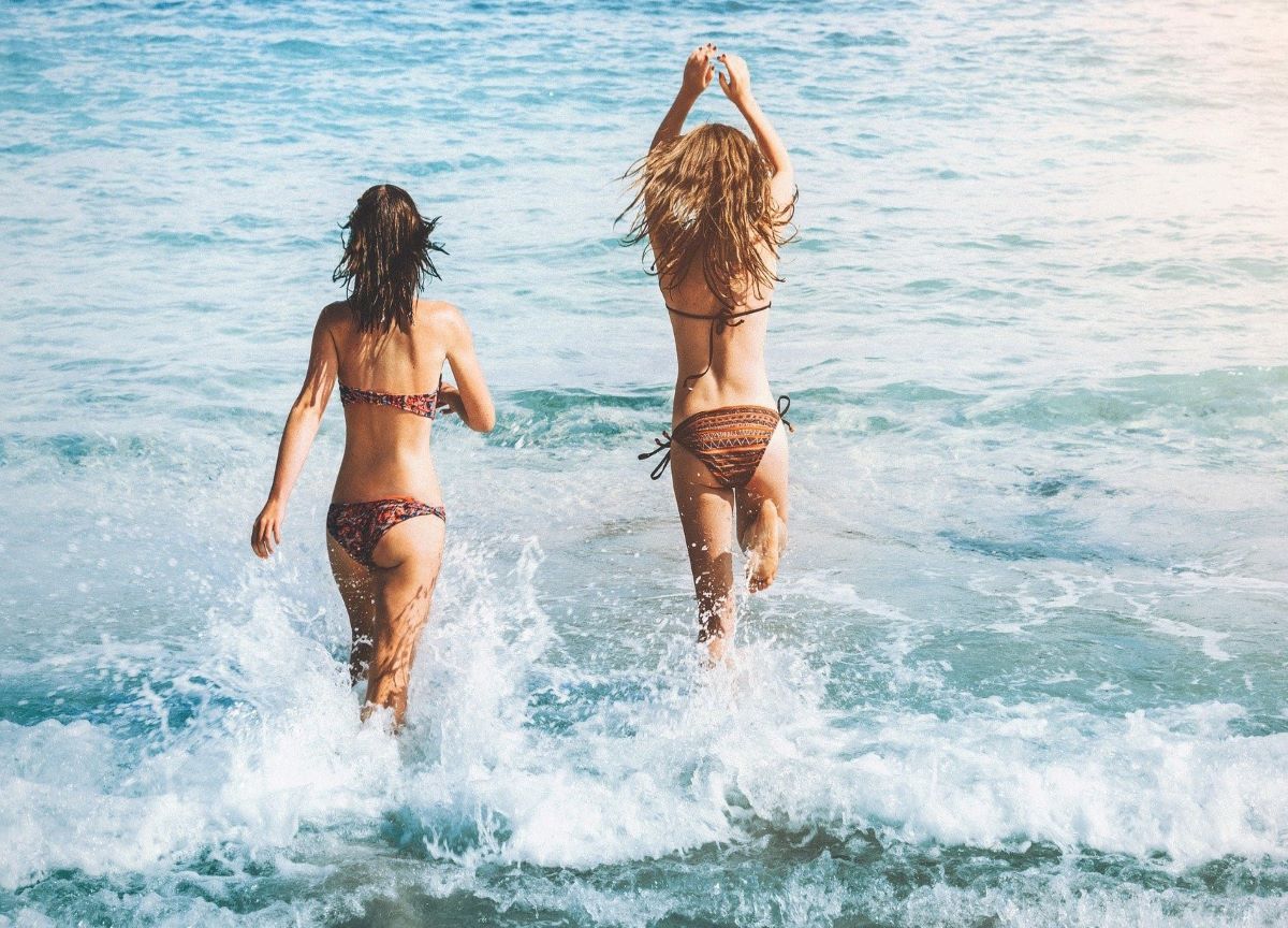 Estate, boom di tradimenti: anche in vacanza con il partner Estate, boom di tradimenti: anche in vacanza con il partner