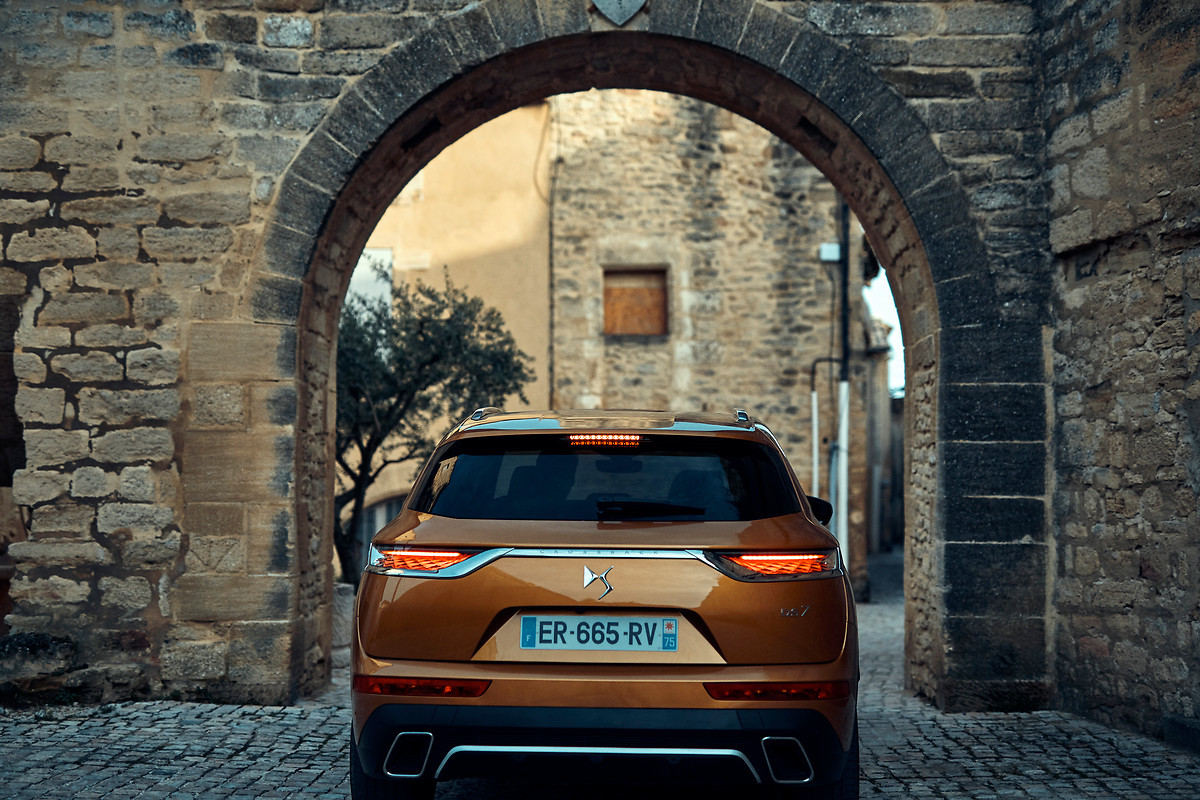 DS7 Crossback E-Tense: controllo totale con il quadro strumenti full digital DS7 Crossback E-Tense: controllo totale con il quadro strumenti full digital