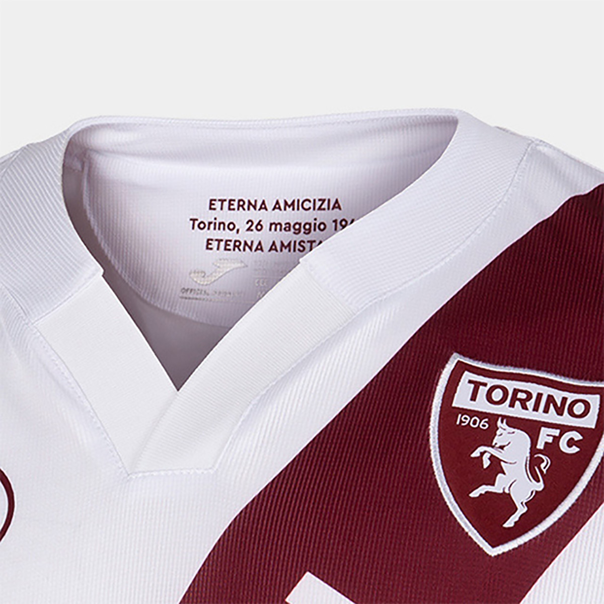 Serie A 2021/22, nuove maglie: scelta innovativa per Napoli e Armani – FOTO Serie A 2021/22, nuove maglie: scelta innovativa per Napoli e Armani – FOTO