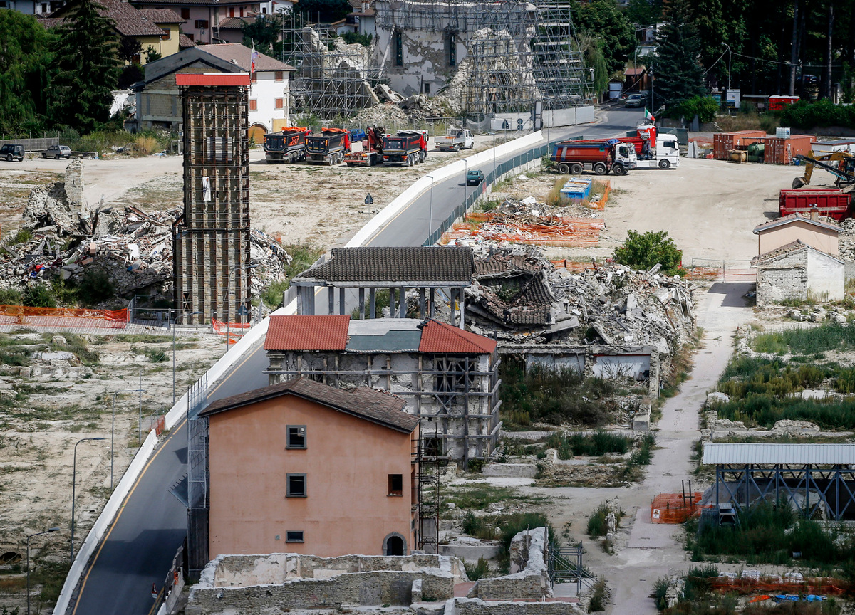 Terremoto Amatrice, tutto fermo da 5 anni. “La mafia compra progetti di case” Terremoto Amatrice, tutto fermo da 5 anni. “La mafia compra progetti di case”