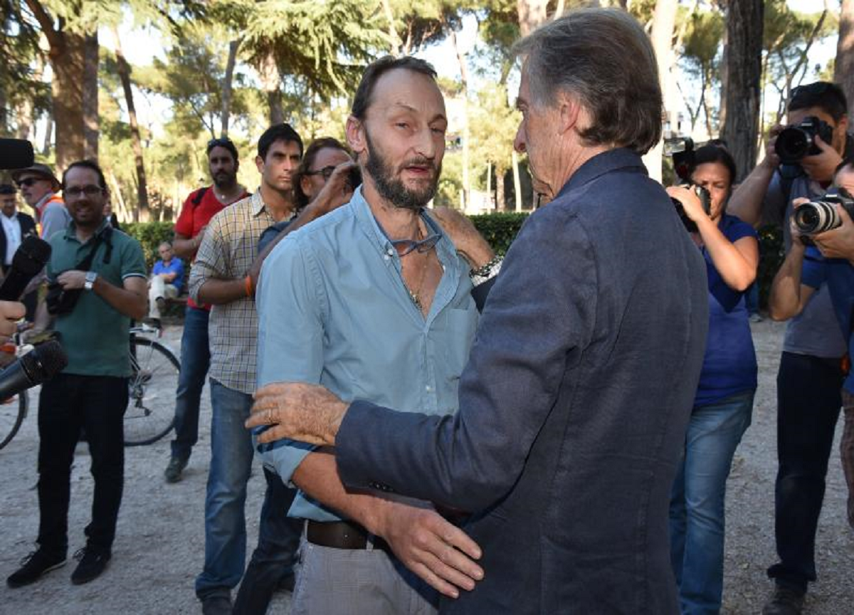 Pierfrancesco Villaggio torna in tv: dalla droga ai problemi col padre Paolo Pierfrancesco Villaggio torna in tv: dalla droga ai problemi col padre Paolo