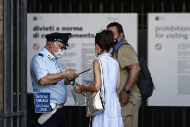 Green pass, spiegamento di controllori sui treni. Obbligatorio da settembre