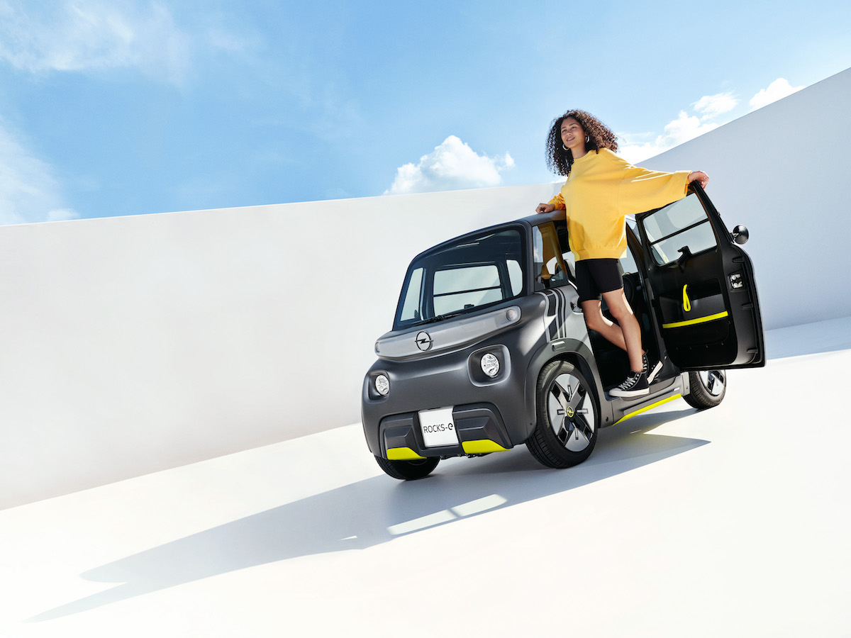 Opel svela Rocks-e: il nuovo veicolo elettrico per una nuova epoca urbana Opel svela Rocks-e: il nuovo veicolo elettrico per una nuova epoca urbana