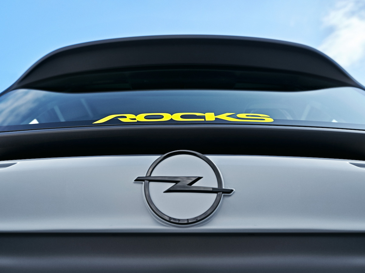 Opel svela Rocks-e: il nuovo veicolo elettrico per una nuova epoca urbana Opel svela Rocks-e: il nuovo veicolo elettrico per una nuova epoca urbana
