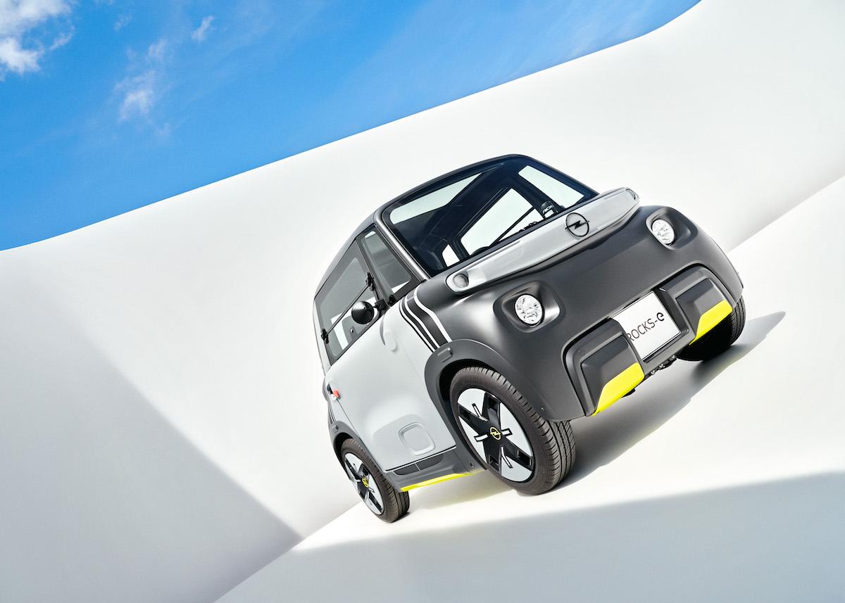 Opel svela Rocks-e: il nuovo veicolo elettrico per una nuova epoca urbana Opel svela Rocks-e: il nuovo veicolo elettrico per una nuova epoca urbana