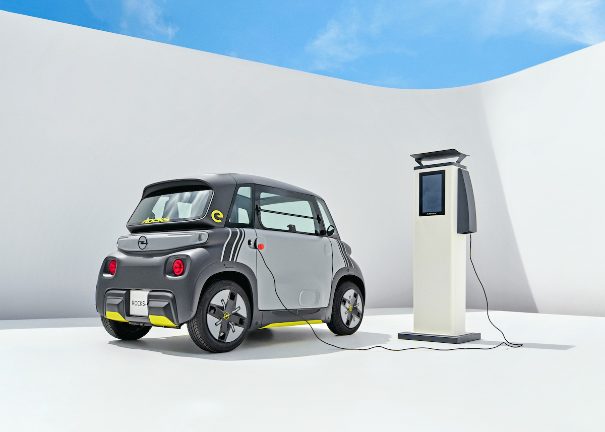 Opel svela Rocks-e: il nuovo veicolo elettrico per una nuova epoca urbana Opel svela Rocks-e: il nuovo veicolo elettrico per una nuova epoca urbana