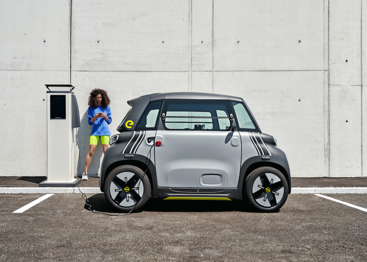 Opel svela Rocks-e: il nuovo veicolo elettrico per una nuova epoca urbana Opel svela Rocks-e: il nuovo veicolo elettrico per una nuova epoca urbana