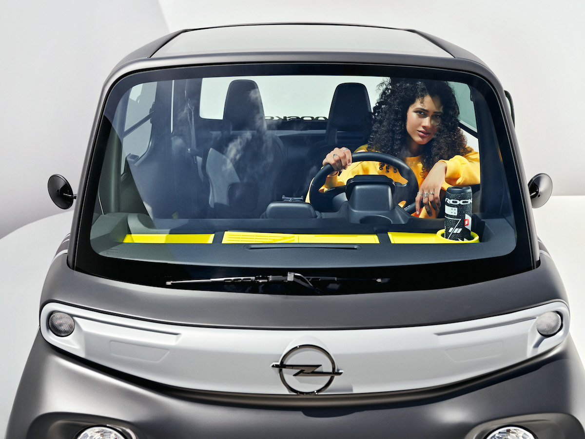 Opel svela Rocks-e: il nuovo veicolo elettrico per una nuova epoca urbana Opel svela Rocks-e: il nuovo veicolo elettrico per una nuova epoca urbana