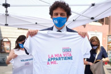 Eutanasia, la prima denuncia: “Negato il mio diritto al suicidio assistito”