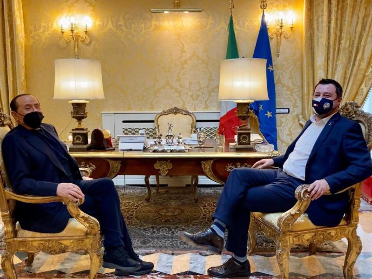 Fi, “pazza idea” di Berlusconi. Le chiavi del partito al capo del Coni Malagò