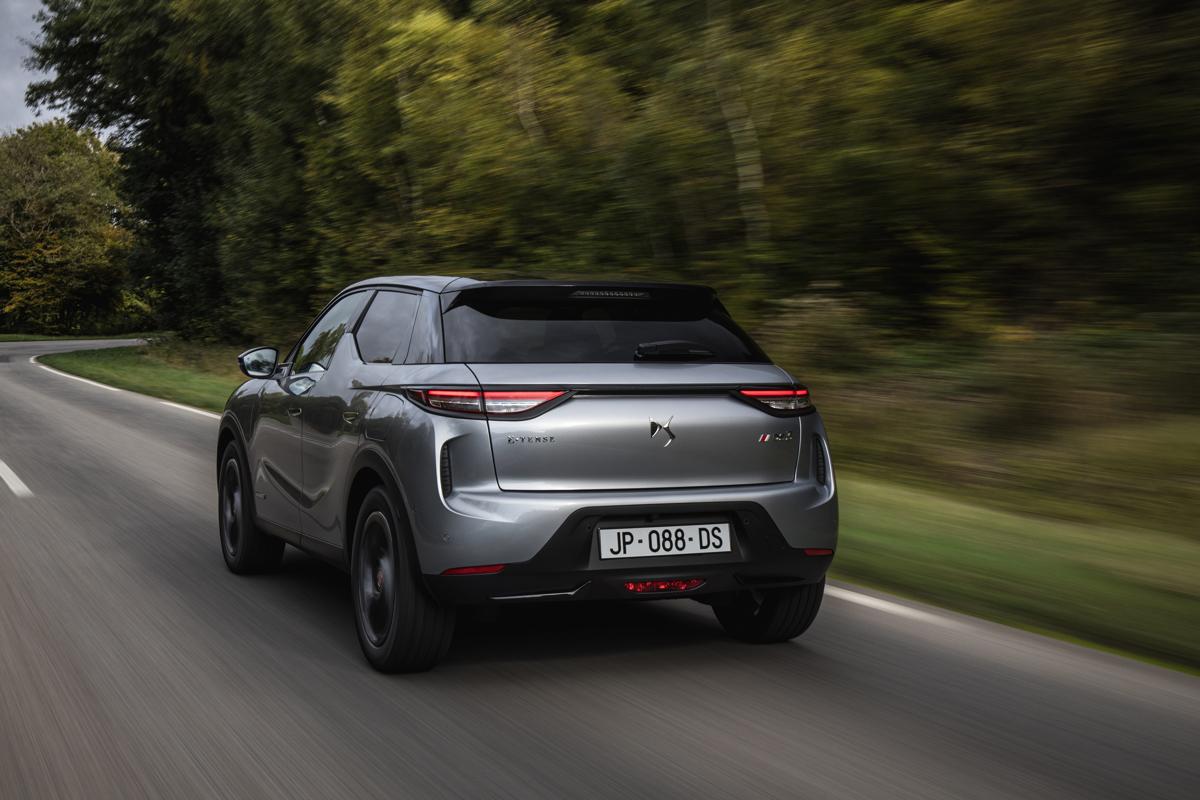 DS 3 Crossback, viaggiare in sicurezza con il sistema Drive Assist DS 3 Crossback, viaggiare in sicurezza con il sistema Drive Assist