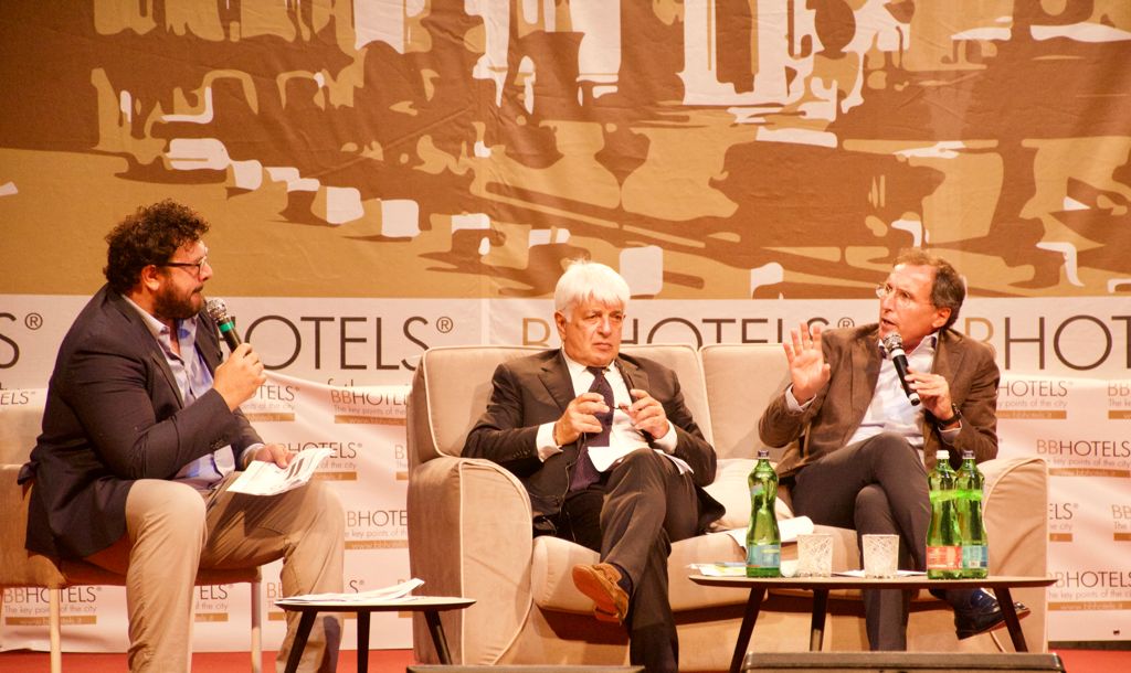 Il bello de La Piazza, giornalismo doc d’altri tempi Il bello de La Piazza, giornalismo doc d’altri tempi