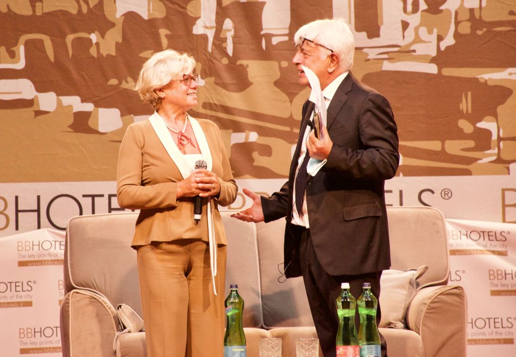 loredana capone perrino la piazza loredana capone perrino la piazza