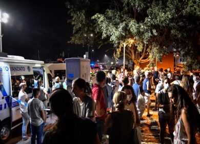 Incendio a Milano, Sala: “Inaccettabile un edificio così fragile”. VIDEO