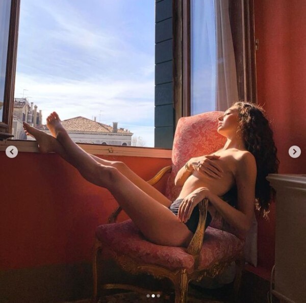 Talisa Ravagnani e Giulia Pelagatti, le nuove veline di Striscia. FOTO Talisa Ravagnani e Giulia Pelagatti, le nuove veline di Striscia. FOTO