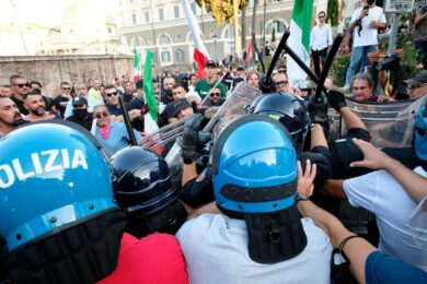 No Green Pass, ipotesi di blocco dei treni: “Sono da arrestare in flagranza”